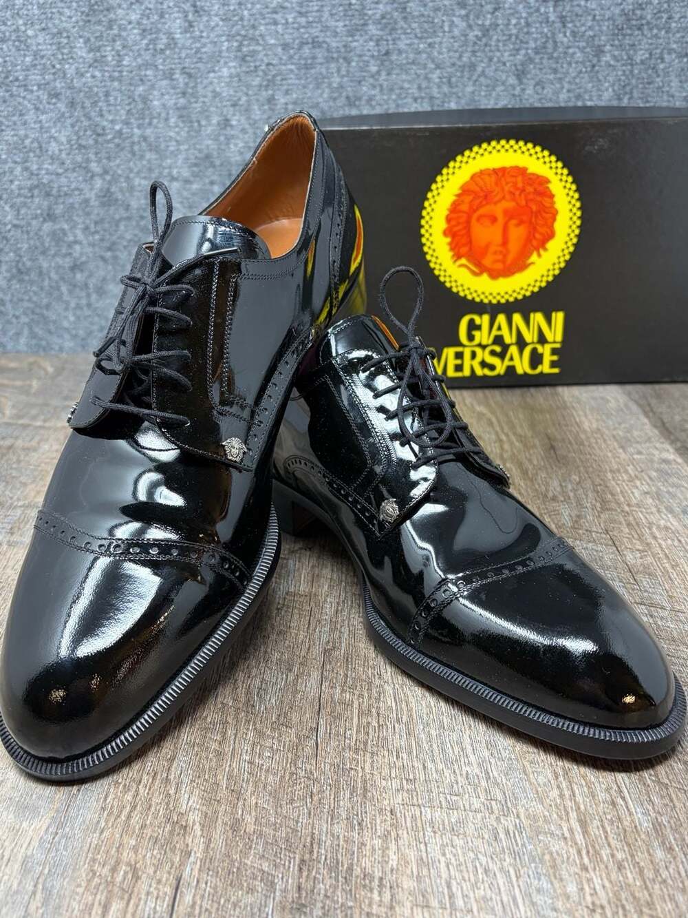 Vintage New Versace Men's 9 Blk Patent Leather Medusa Brogue Oxford Shoes W/Box